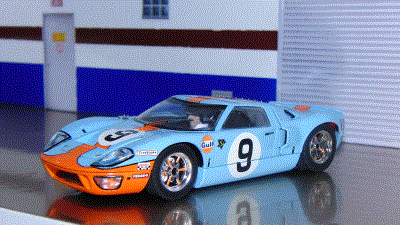 HORNBY - 2003 - 2403 - Ford GT40 MkI Gulf #9 - LM 1968 